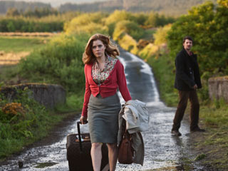 Amy Adams & Matthew Goode